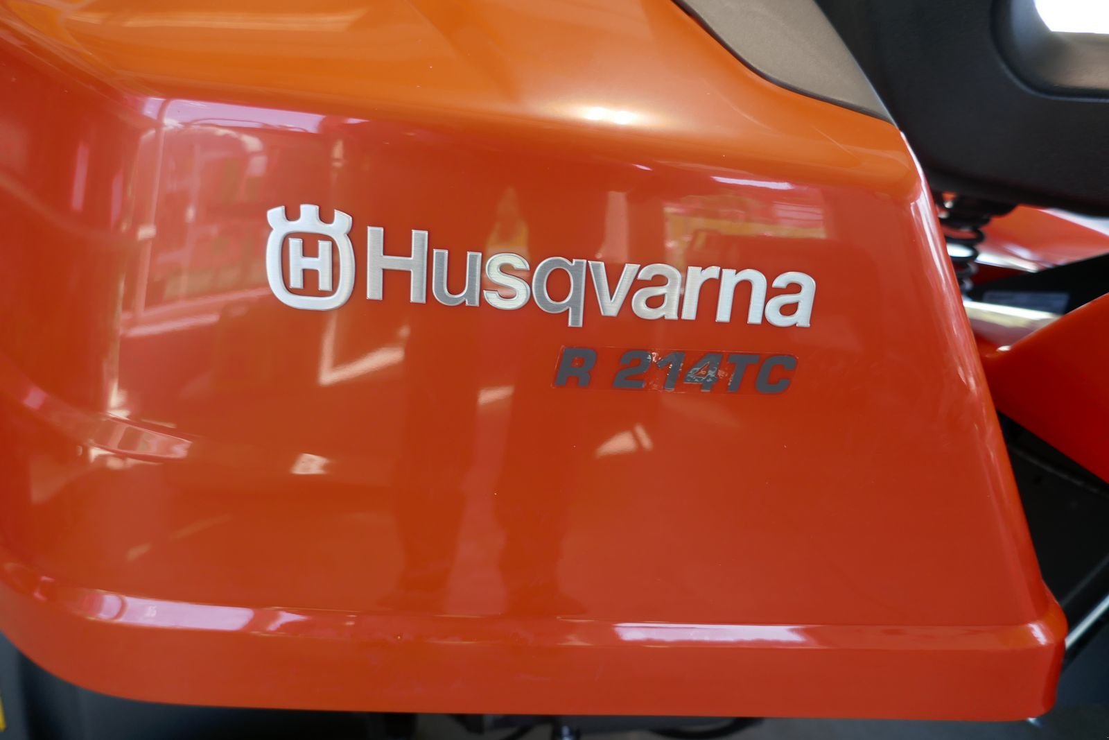 Rasentraktor des Typs Husqvarna R 214 TC Comfort Edition, Gebrauchtmaschine in Villach (Bild 5)