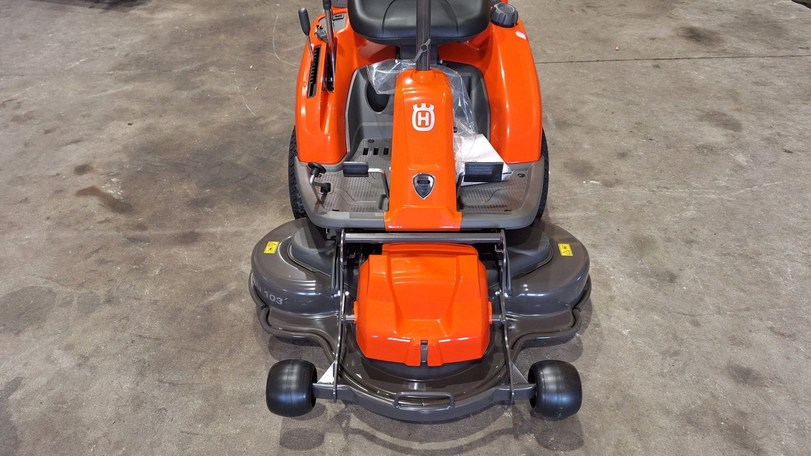 Rasentraktor typu Husqvarna R 214TC Comfort - 103cm klippebord FABRIKS NY, Gebrauchtmaschine v Rødekro (Obrázek 6)