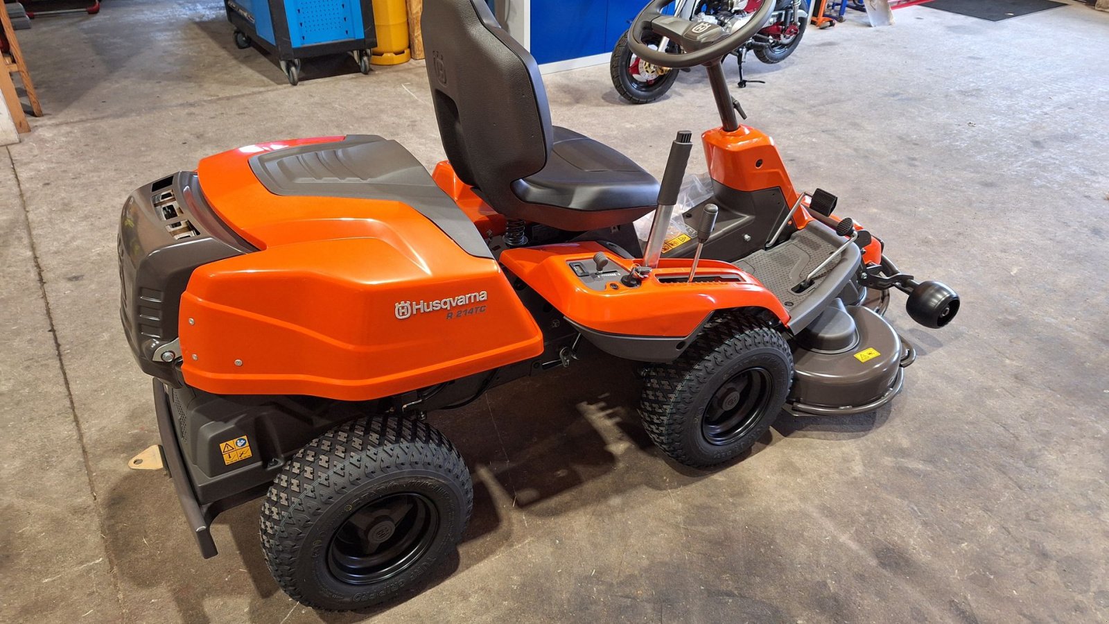 Rasentraktor typu Husqvarna R 214TC Comfort - 103cm klippebord FABRIKS NY, Gebrauchtmaschine v Rødekro (Obrázek 3)