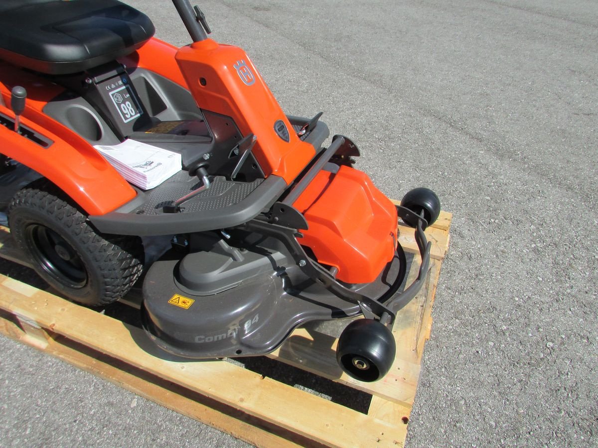 Rasentraktor typu Husqvarna R 214TC, Gebrauchtmaschine v Saxen (Obrázek 8)