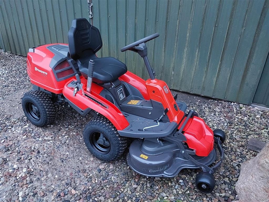 Rasentraktor типа Husqvarna R 214TC, Gebrauchtmaschine в Rønnede (Фотография 1)