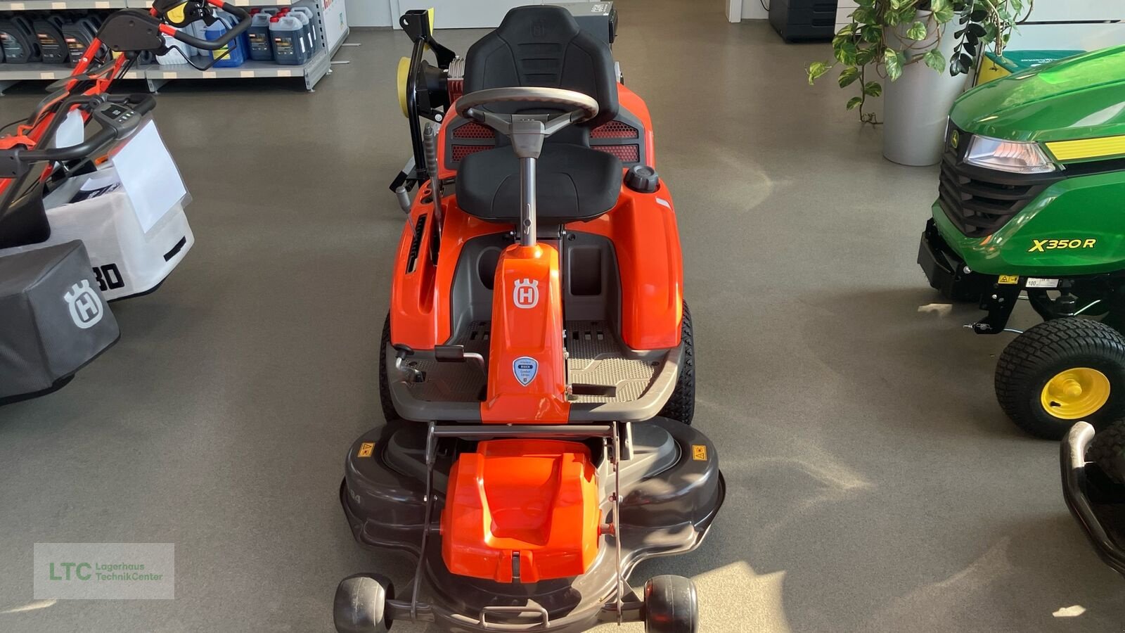 Rasentraktor от тип Husqvarna R 214TC, Neumaschine в Redlham (Снимка 5)