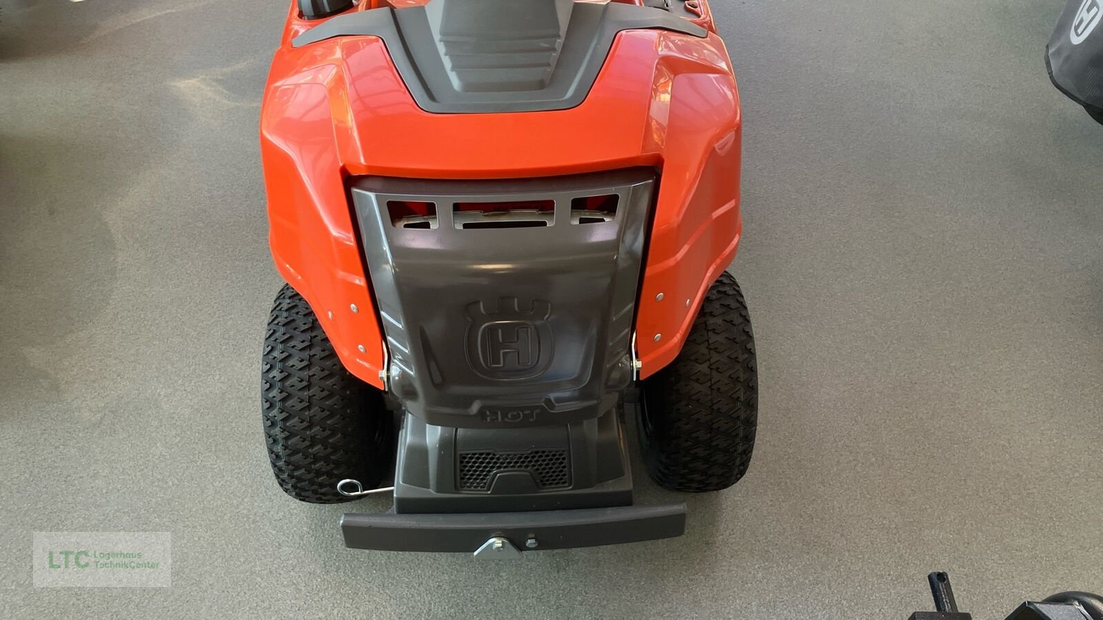 Rasentraktor от тип Husqvarna R 214TC, Neumaschine в Redlham (Снимка 3)