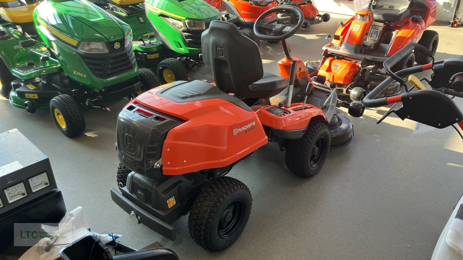 Rasentraktor от тип Husqvarna R 214TC, Neumaschine в Redlham (Снимка 7)