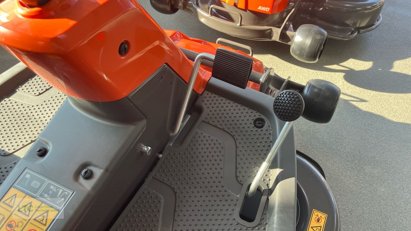 Rasentraktor от тип Husqvarna R 214TC, Neumaschine в Redlham (Снимка 10)