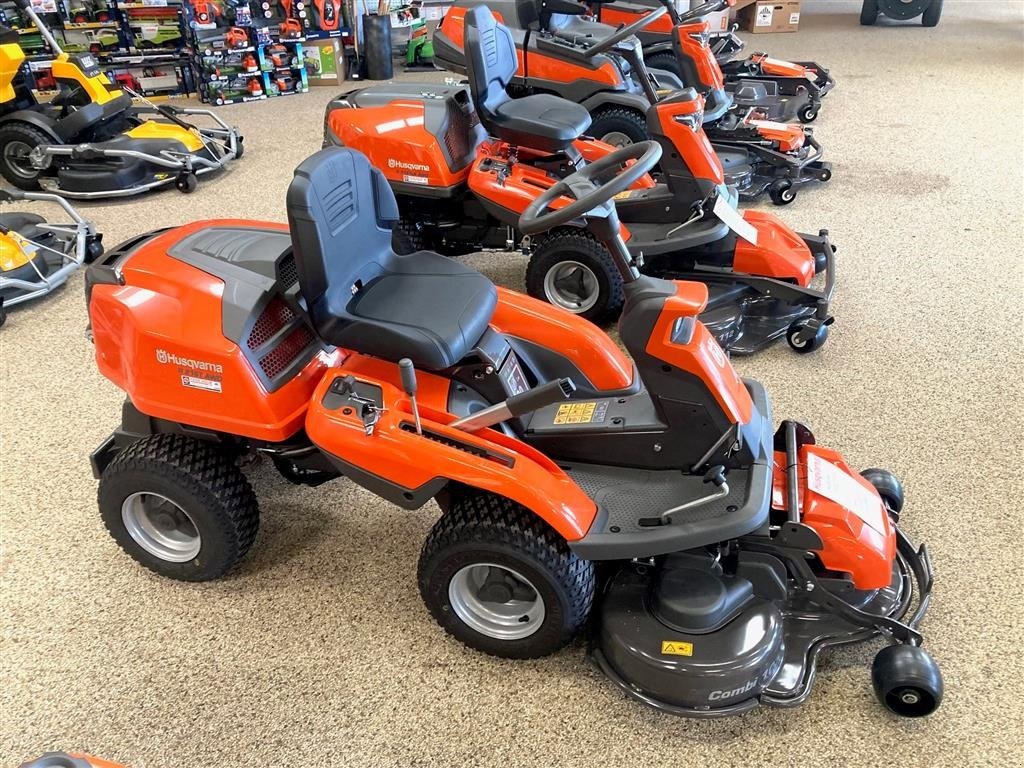 Rasentraktor типа Husqvarna R 216T AWD, Gebrauchtmaschine в Tinglev (Фотография 1)