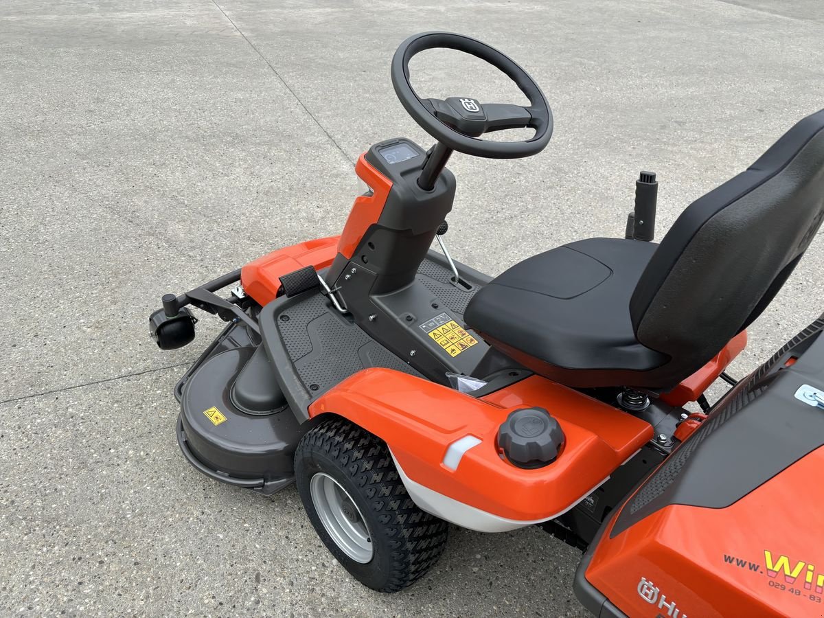 Rasentraktor des Typs Husqvarna R 316 TXs AWD, Neumaschine in Starrein (Bild 12)