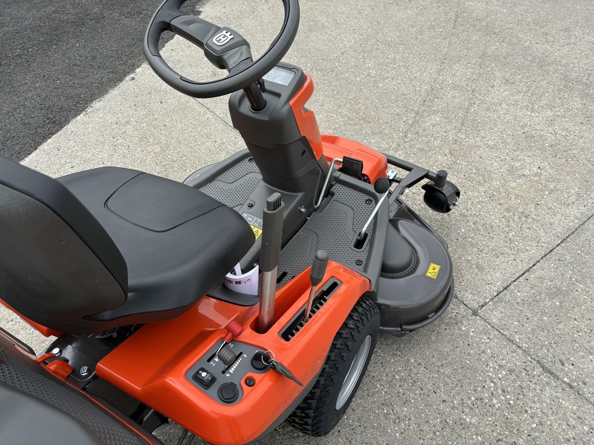 Rasentraktor des Typs Husqvarna R 316 TXs AWD, Neumaschine in Starrein (Bild 11)