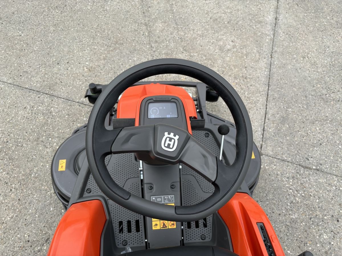 Rasentraktor des Typs Husqvarna R 316 TXs AWD, Neumaschine in Starrein (Bild 13)