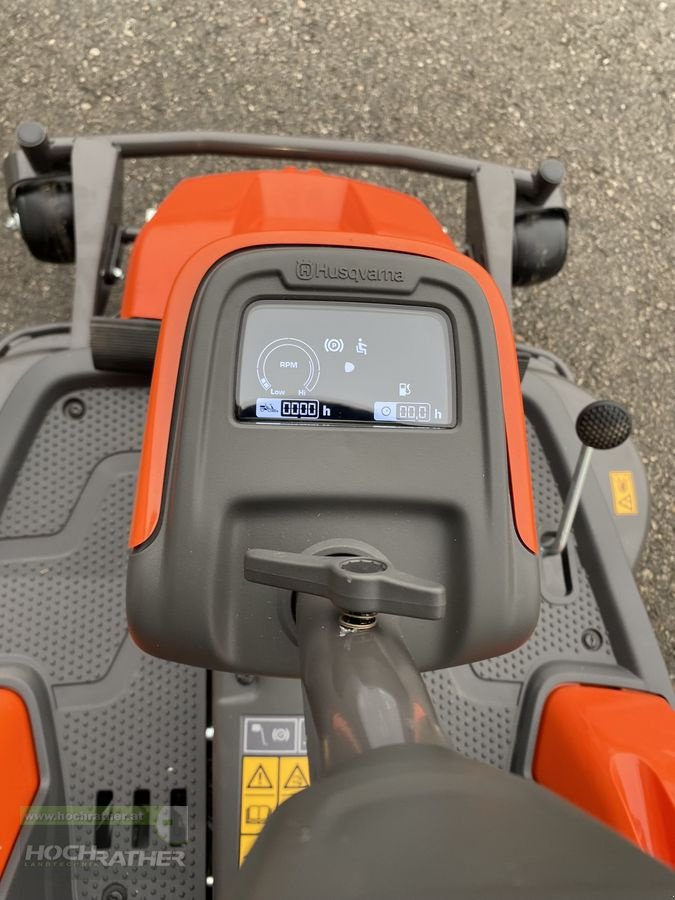 Rasentraktor des Typs Husqvarna R 320X AWD, Neumaschine in Kronstorf (Bild 9)