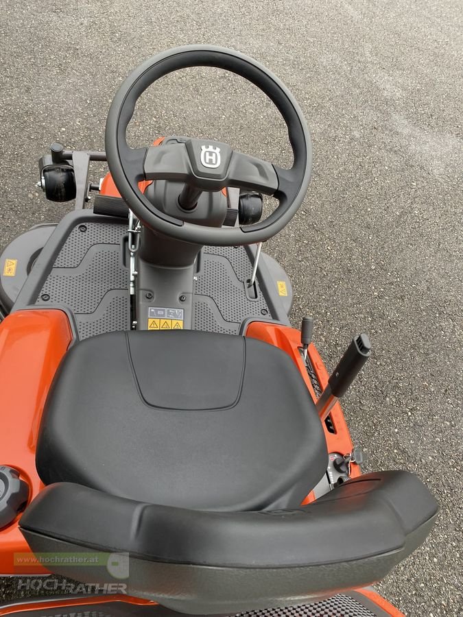 Rasentraktor des Typs Husqvarna R 320X AWD, Neumaschine in Kronstorf (Bild 8)