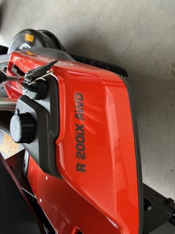 Rasentraktor tip Husqvarna R200iX AWD inkl. Mähdeck C103i und Ladegerät PS3, Neumaschine in Göpfritz (Poză 2)
