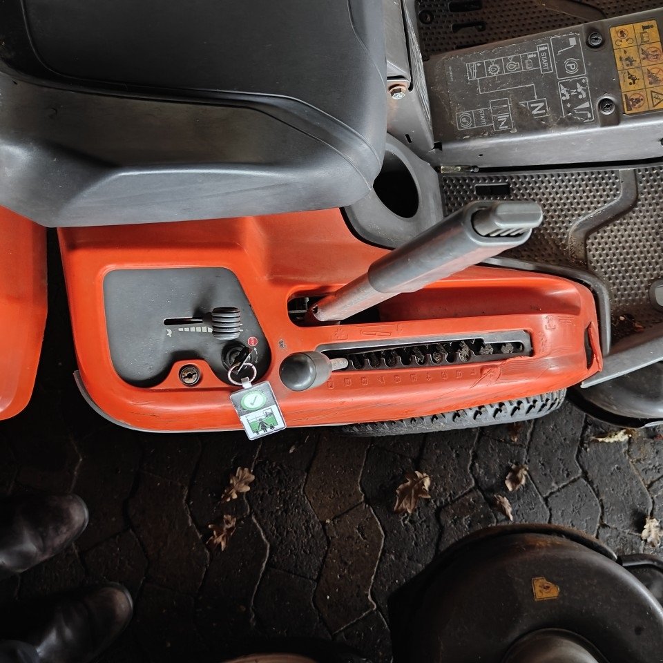 Rasentraktor typu Husqvarna R213C, Gebrauchtmaschine w Viborg (Zdjęcie 5)