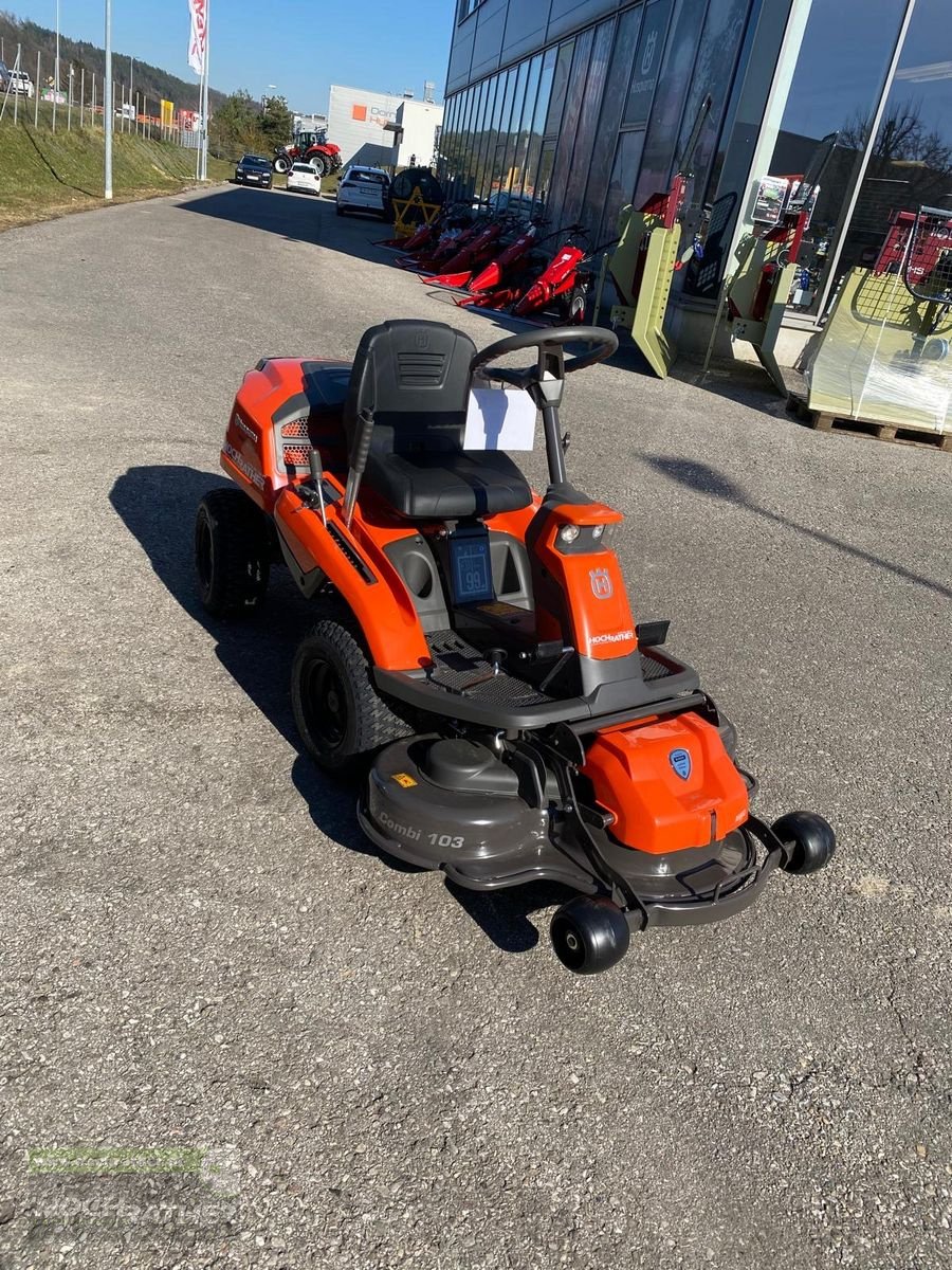 Rasentraktor des Typs Husqvarna R216 TC AWD Limited Edition, Neumaschine in Kronstorf (Bild 9)