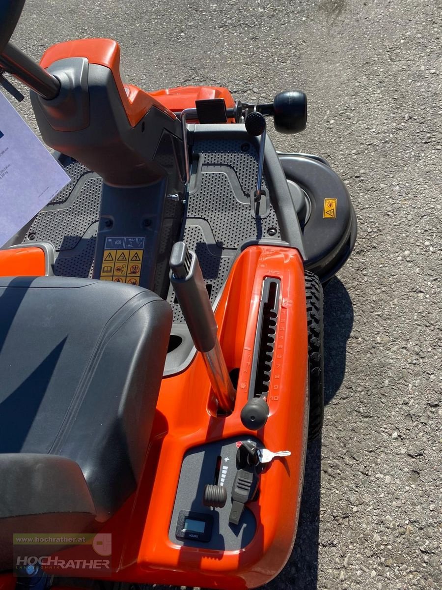 Rasentraktor des Typs Husqvarna R216 TC AWD Limited Edition, Neumaschine in Kronstorf (Bild 8)