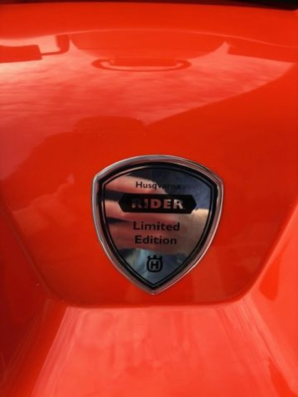 Rasentraktor typu Husqvarna R216TC AWD inkl. 103cm Mähdeck, Neumaschine v Göpfritz (Obrázek 4)