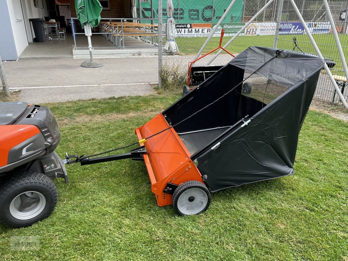 Rasentraktor des Typs Husqvarna Rasenkehrmaschine groß 705L, Neumaschine in Burgkirchen (Bild 2)