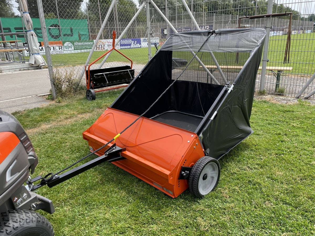 Rasentraktor des Typs Husqvarna Rasenkehrmaschine groß 705L, Neumaschine in Burgkirchen (Bild 3)