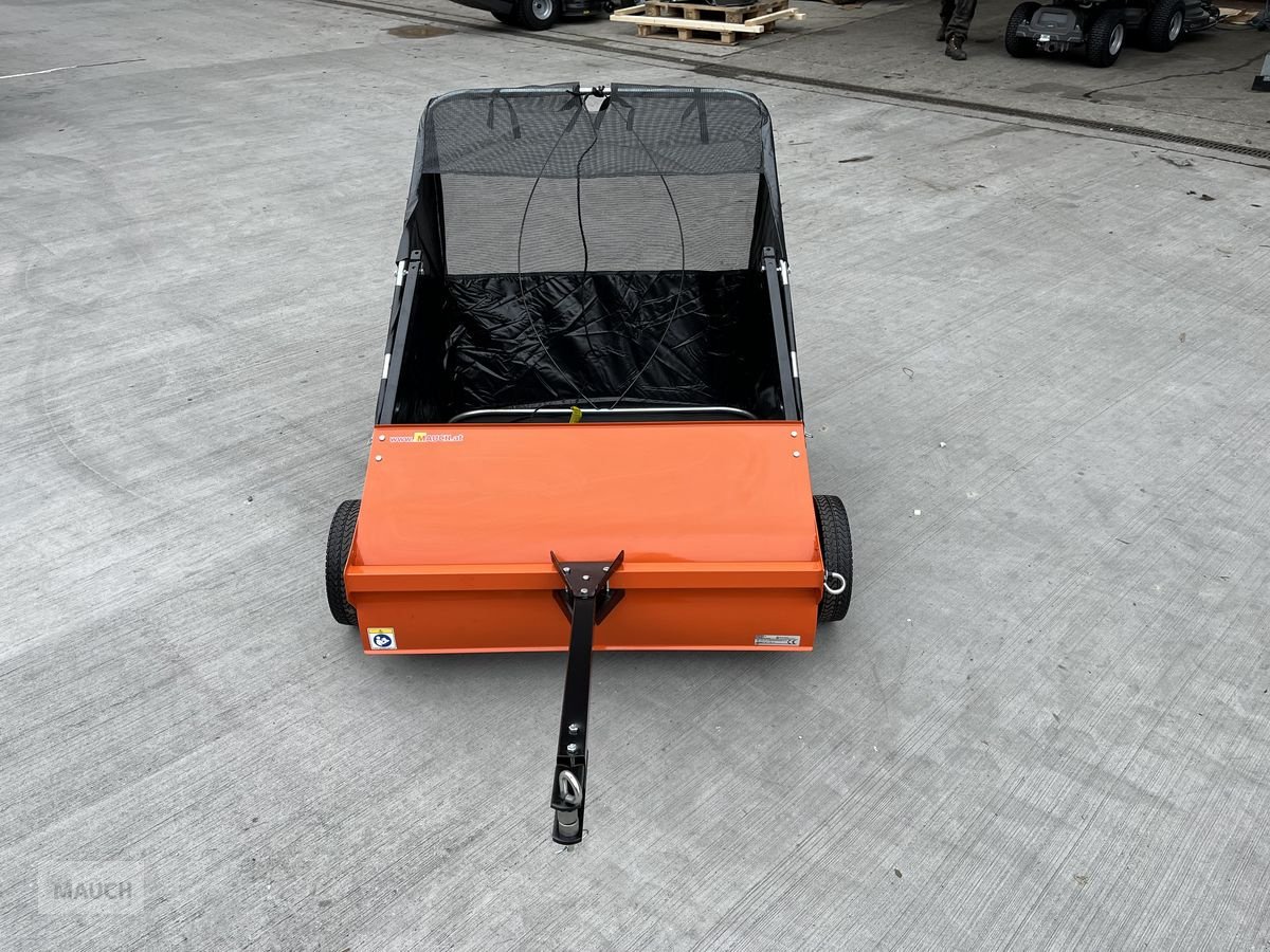 Rasentraktor des Typs Husqvarna Rasenkehrmaschine kompakt ca. 500L, Neumaschine in Burgkirchen (Bild 3)