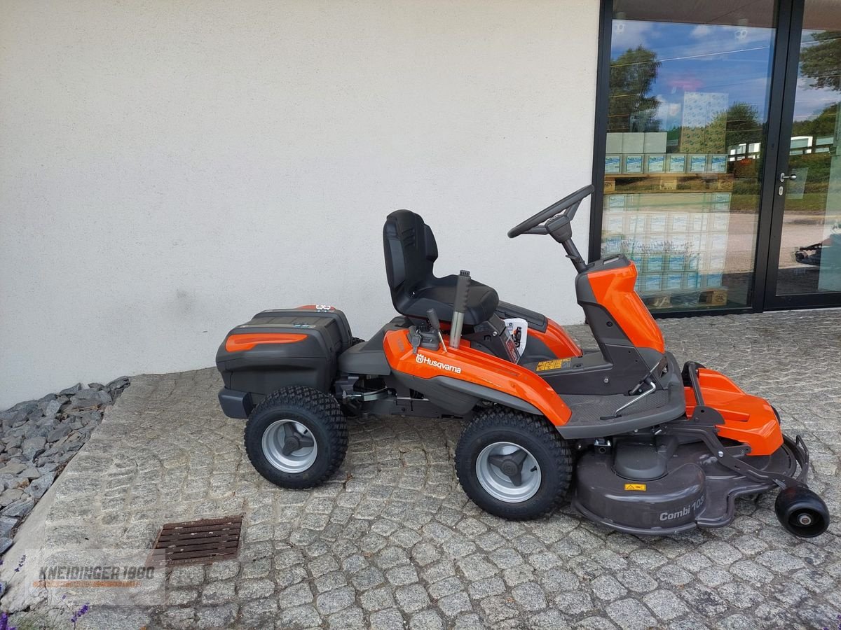 Rasentraktor des Typs Husqvarna Rasentraktor R200iX Akkurider, Neumaschine in Altenfelden (Bild 1)