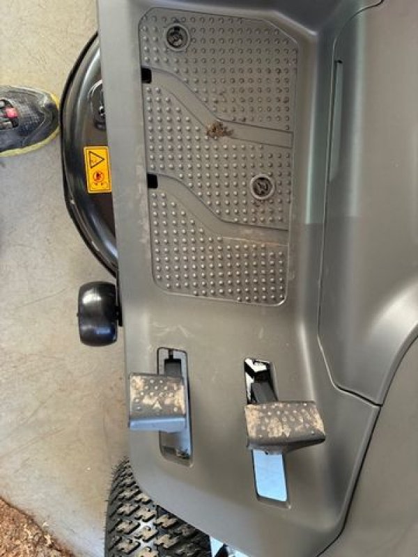 Rasentraktor of the type Husqvarna Rasentraktor TC 114, Neumaschine in Göpfritz (Picture 5)