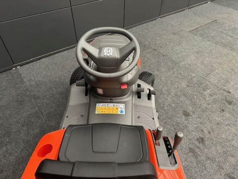 Rasentraktor des Typs Husqvarna Rasentraktor TC112 mit 95cm Mähdeck 10,8PS, Neumaschine in Tamsweg (Bild 13)