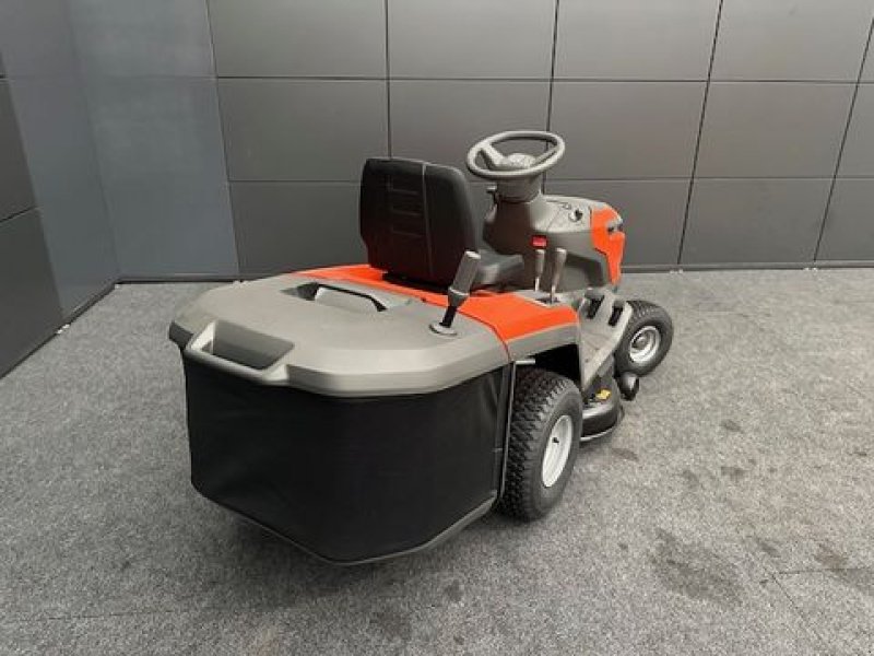 Rasentraktor des Typs Husqvarna Rasentraktor TC112 mit 95cm Mähdeck 10,8PS, Neumaschine in Tamsweg (Bild 7)