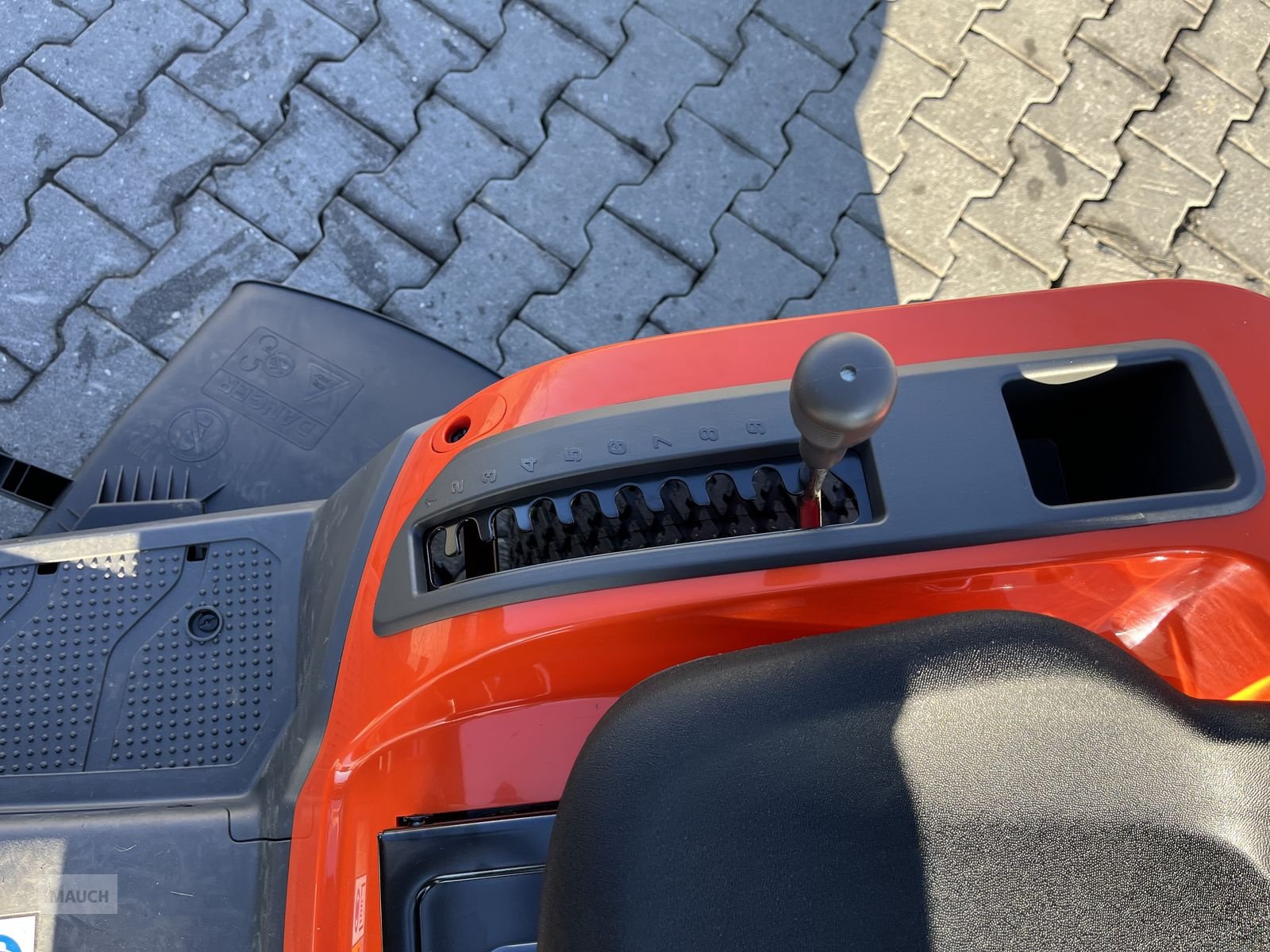 Rasentraktor от тип Husqvarna Rasentraktor TS 215T mit Seitenauswurf / Mulchki, Neumaschine в Burgkirchen (Снимка 7)