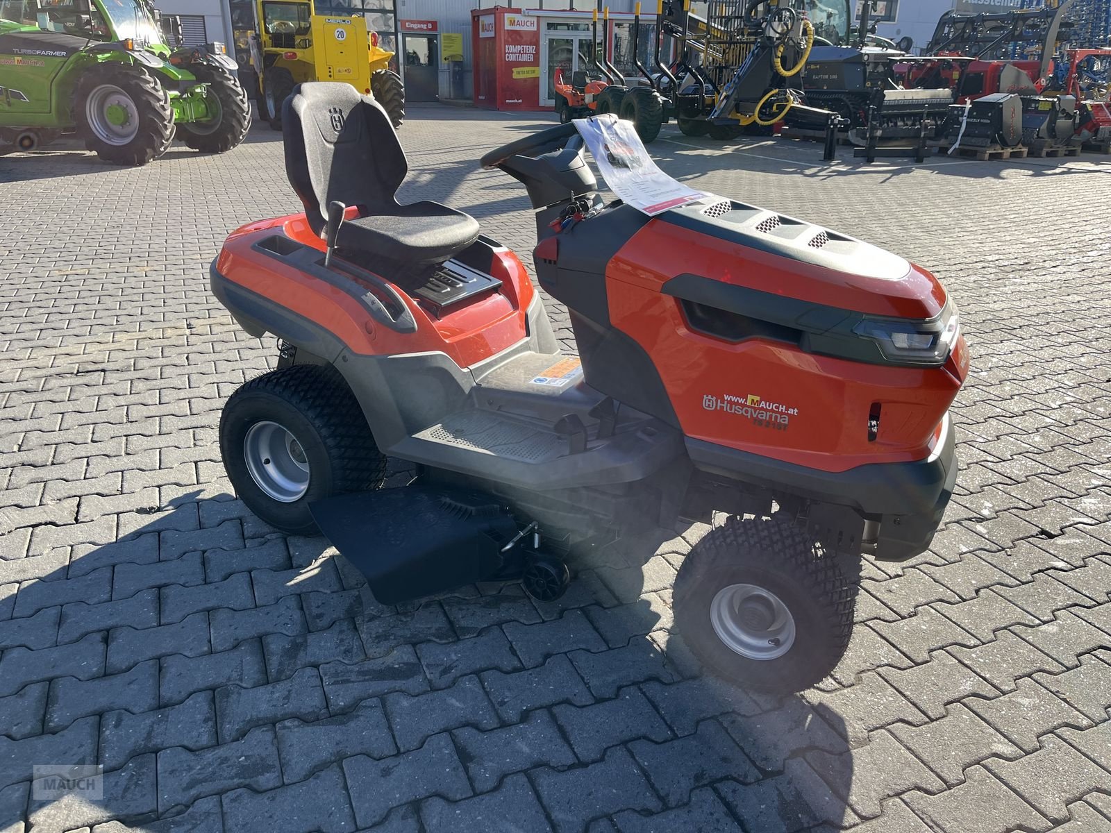 Rasentraktor от тип Husqvarna Rasentraktor TS 215T mit Seitenauswurf / Mulchki, Neumaschine в Burgkirchen (Снимка 15)