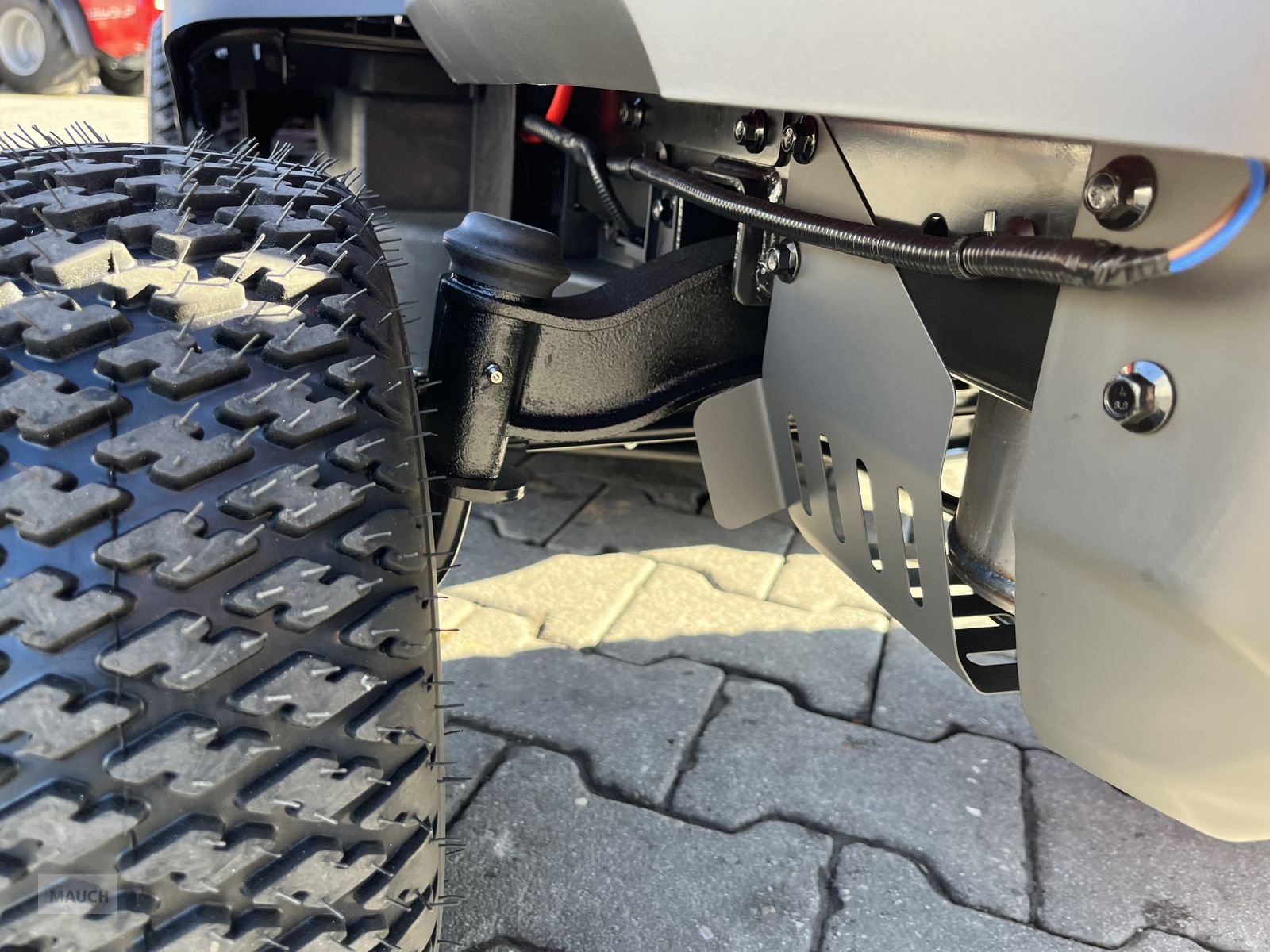 Rasentraktor от тип Husqvarna Rasentraktor TS 215T mit Seitenauswurf / Mulchki, Neumaschine в Burgkirchen (Снимка 19)