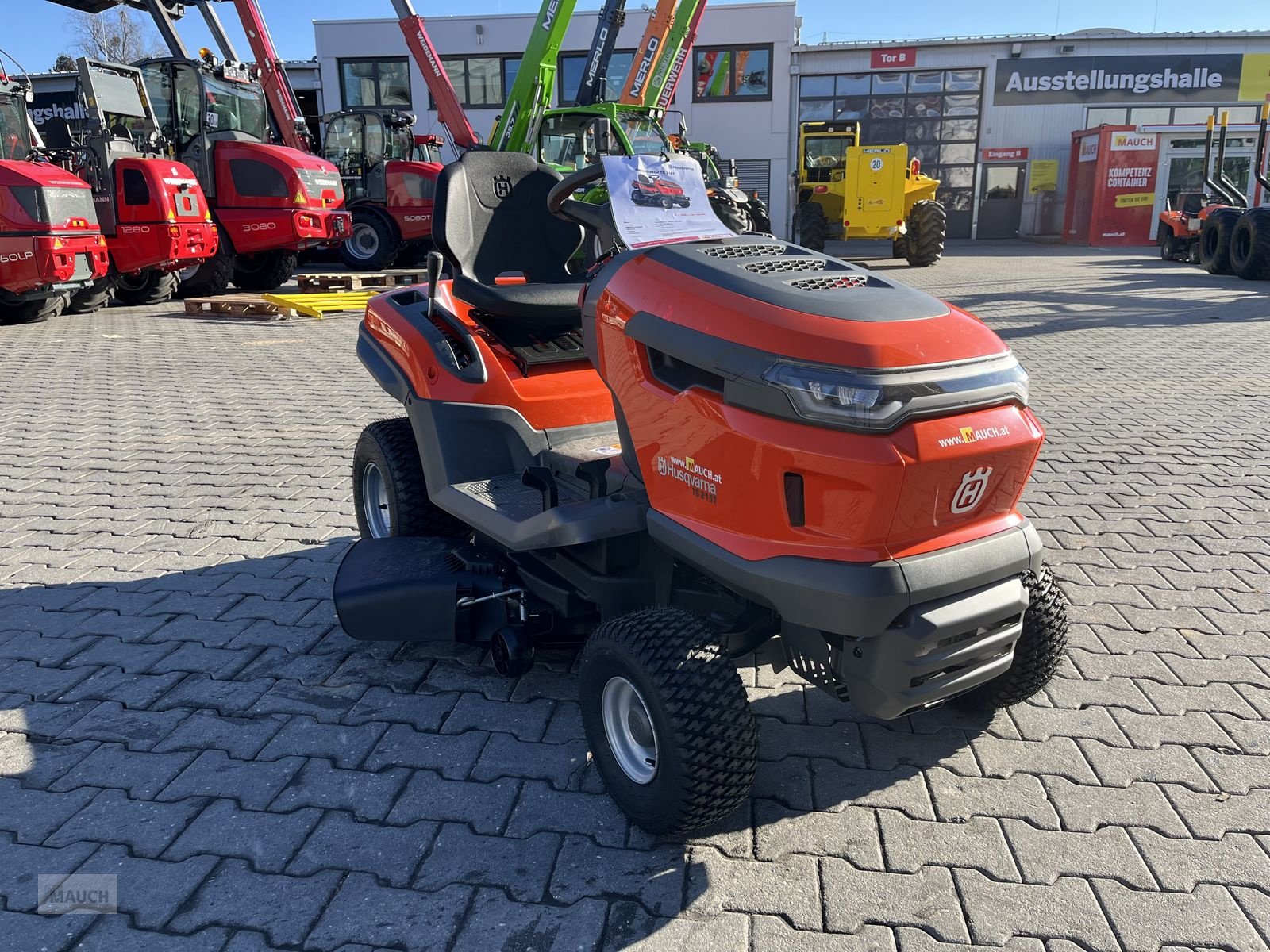Rasentraktor от тип Husqvarna Rasentraktor TS 215T mit Seitenauswurf / Mulchki, Neumaschine в Burgkirchen (Снимка 14)