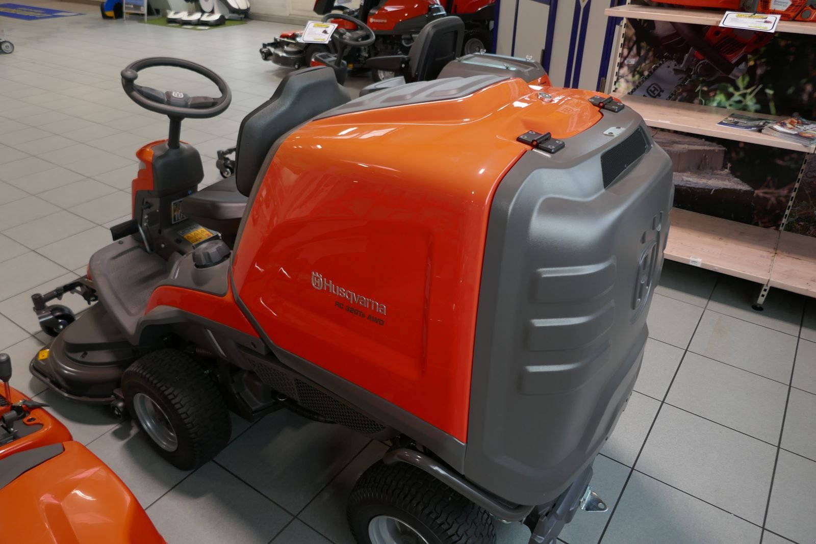 Rasentraktor typu Husqvarna RC 320 TS AWD, Gebrauchtmaschine v Villach (Obrázek 7)