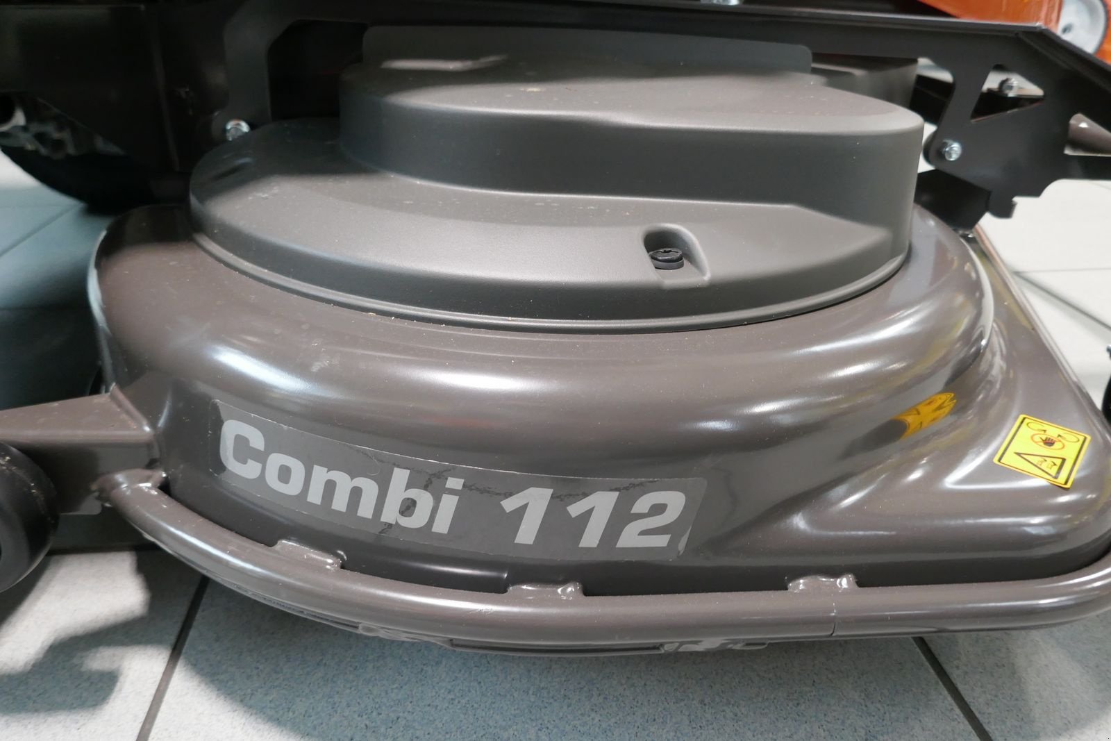 Rasentraktor typu Husqvarna RC 320 TS AWD, Gebrauchtmaschine v Villach (Obrázek 3)