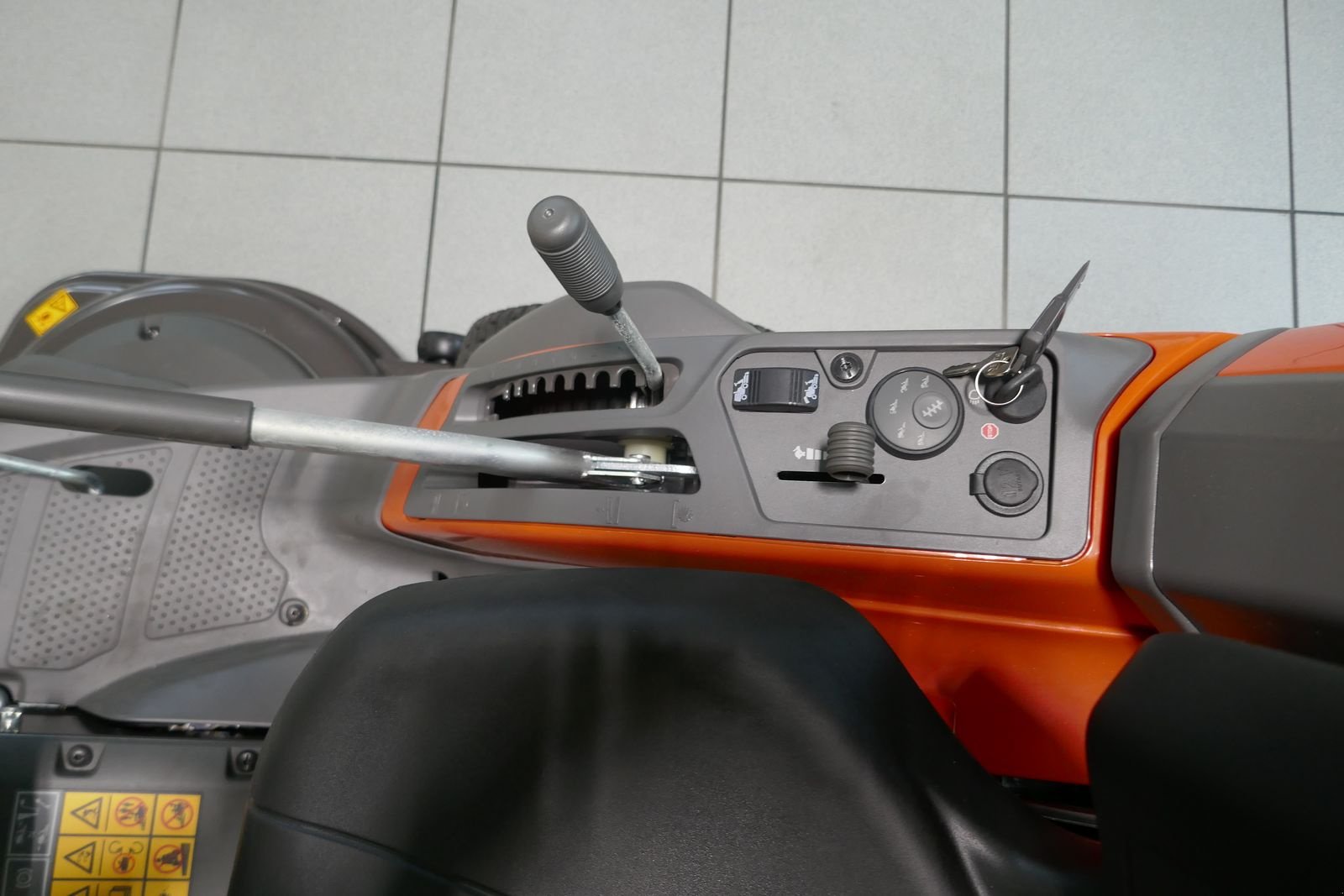 Rasentraktor typu Husqvarna RC 320 TS AWD, Gebrauchtmaschine v Villach (Obrázek 8)