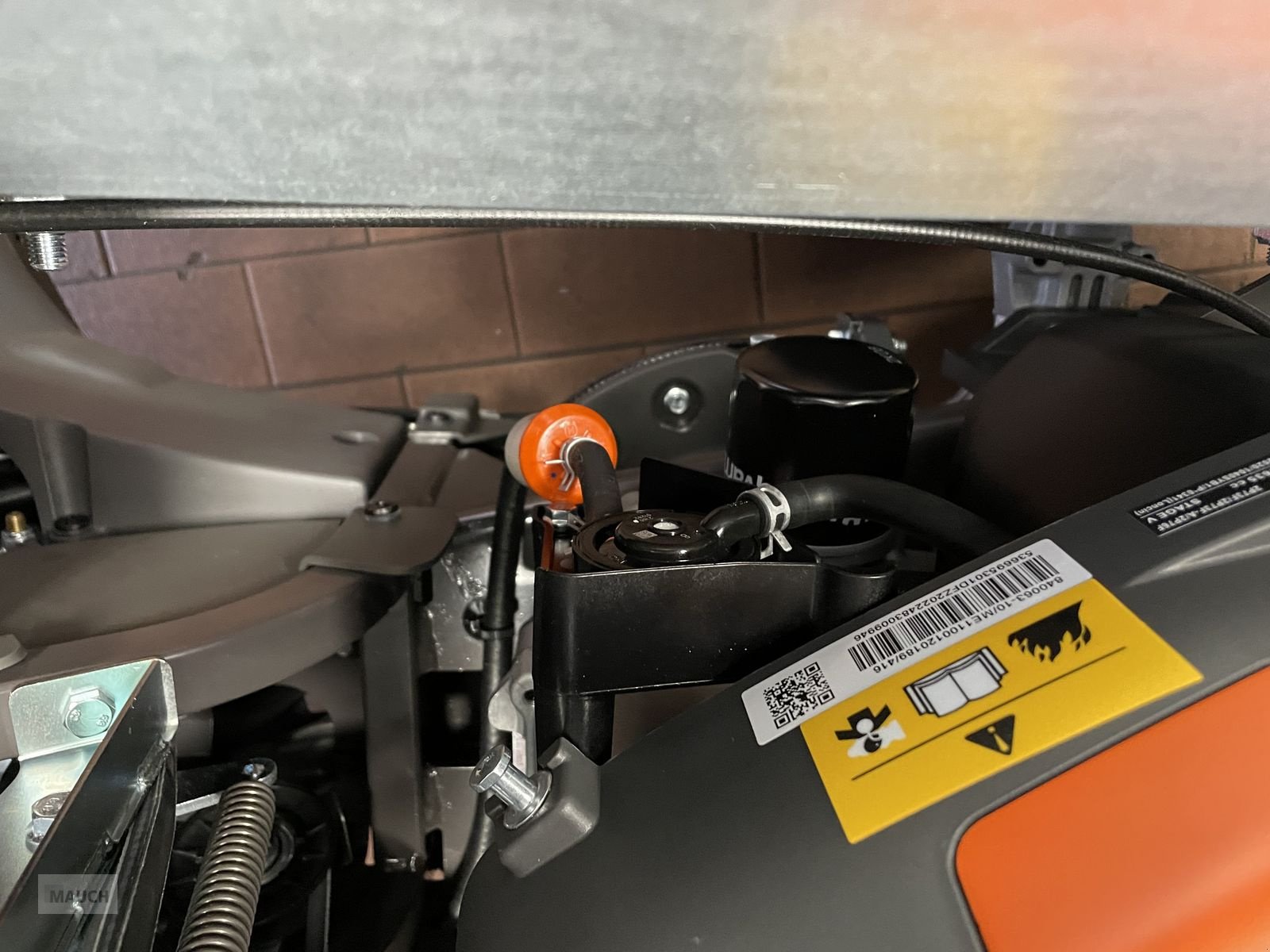 Rasentraktor от тип Husqvarna RC 320TS AWD inkl. Mähdeck & Schneeschild NEU, Neumaschine в Burgkirchen (Снимка 7)