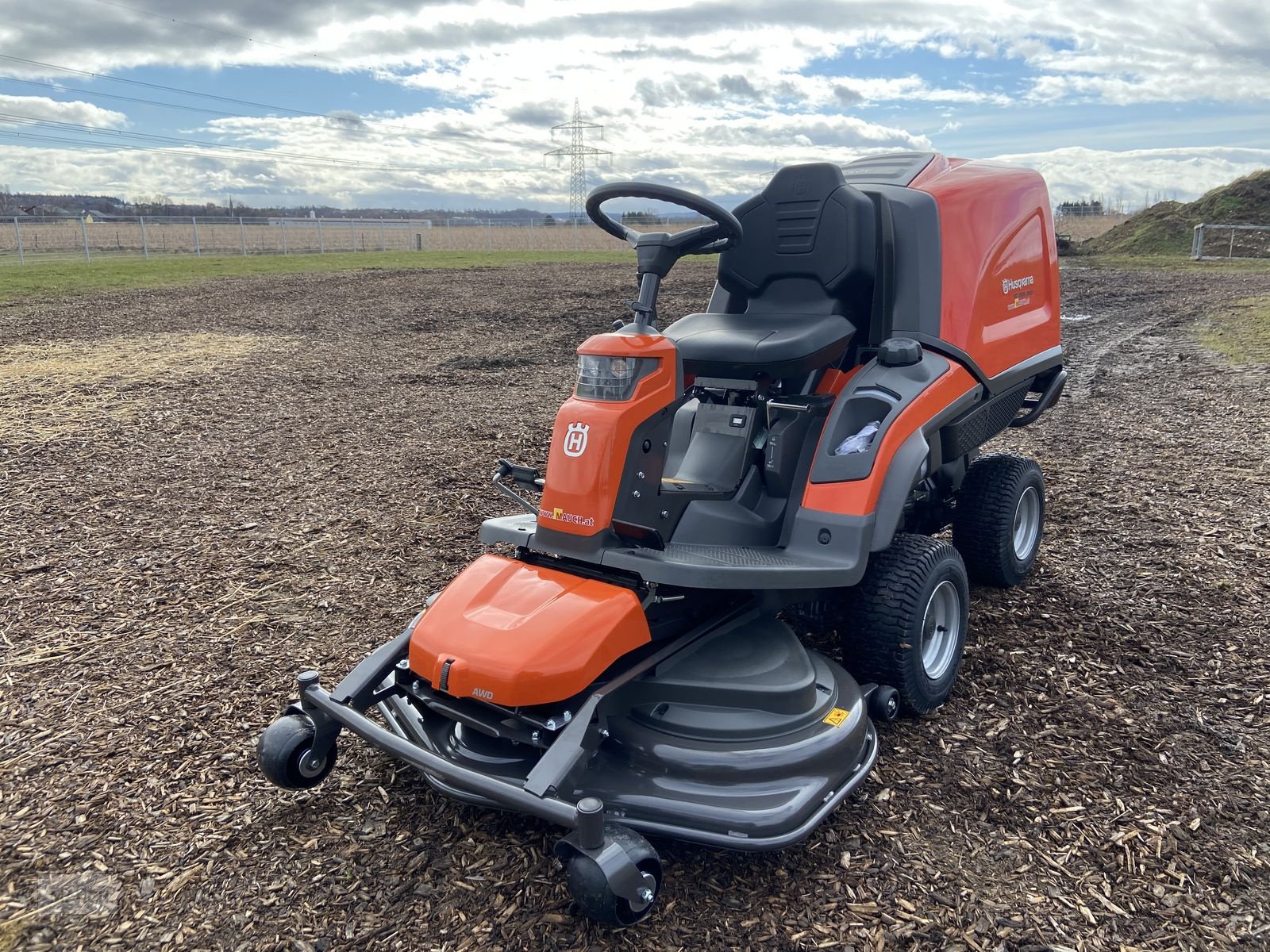 Rasentraktor от тип Husqvarna RC 320TS AWD inkl. Mähdeck & Schneeschild NEU, Neumaschine в Burgkirchen (Снимка 18)