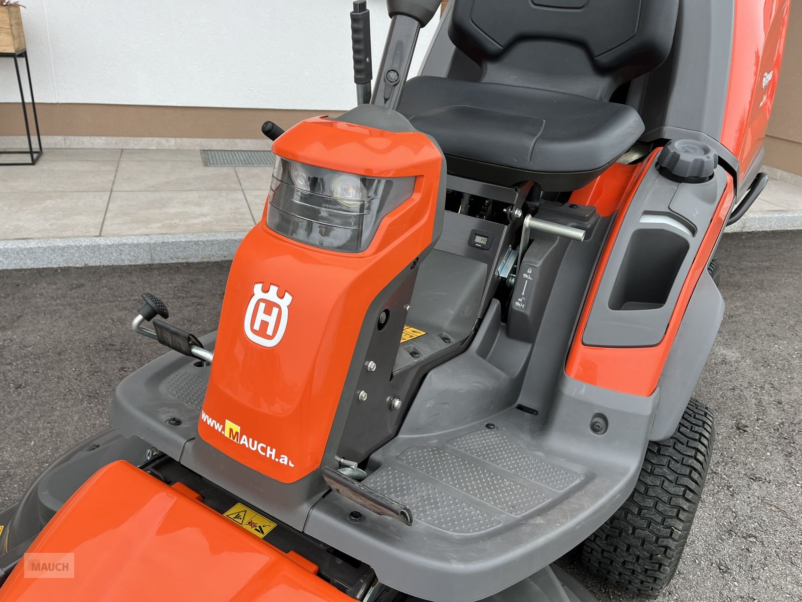 Rasentraktor of the type Husqvarna RC 320Ts AWD, Gebrauchtmaschine in Burgkirchen (Picture 12)