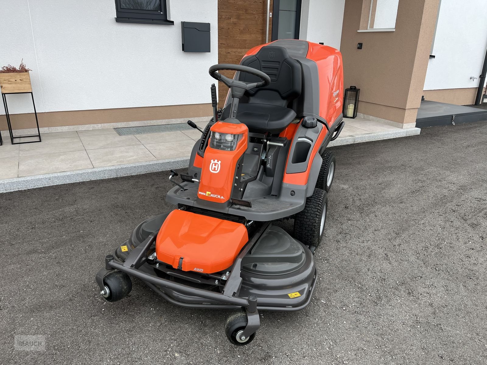 Rasentraktor of the type Husqvarna RC 320Ts AWD, Gebrauchtmaschine in Burgkirchen (Picture 11)