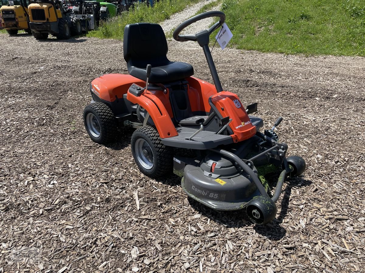 Rasentraktor des Typs Husqvarna Rider 112iC Batterie / Akku Rider, Neumaschine in Burgkirchen (Bild 10)