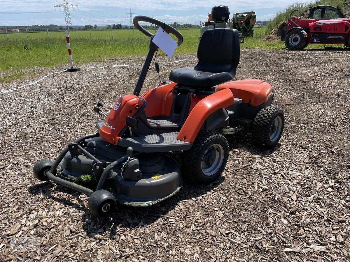 Rasentraktor tip Husqvarna Rider 112iC Batterie / Akku Rider, Neumaschine in Burgkirchen (Poză 1)