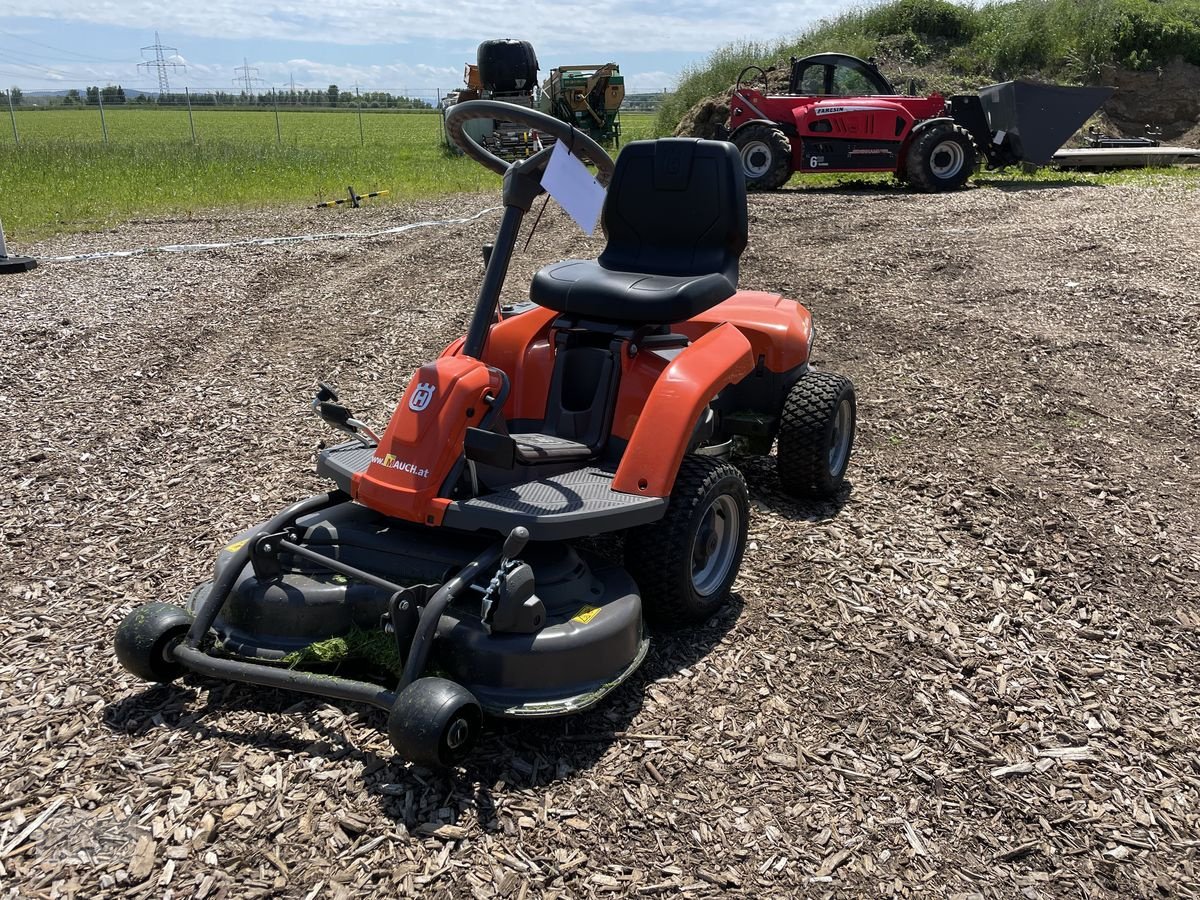 Rasentraktor des Typs Husqvarna Rider 112iC Batterie / Akku Rider, Neumaschine in Burgkirchen (Bild 12)