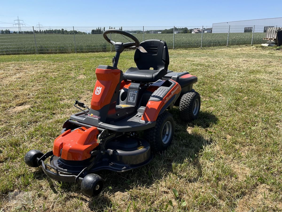 Rasentraktor typu Husqvarna Rider 200iX Akku FRÜHBEZUGSAKTION, Neumaschine w Burgkirchen (Zdjęcie 14)