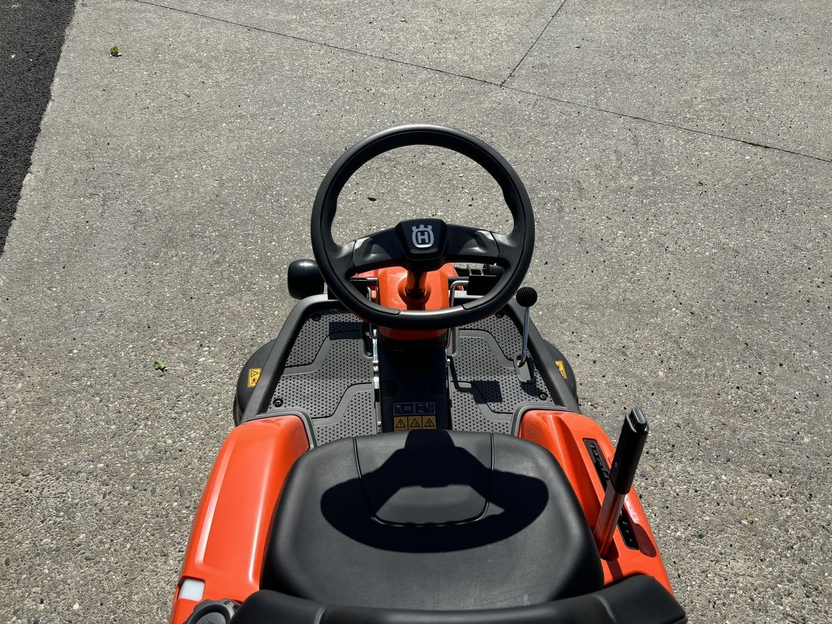 Rasentraktor des Typs Husqvarna Rider 214 TC, Neumaschine in Starrein (Bild 13)