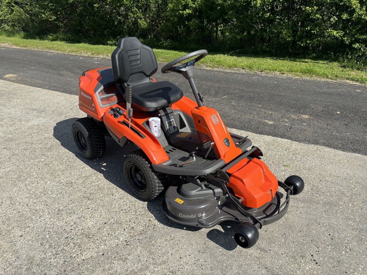 Rasentraktor des Typs Husqvarna Rider 214 TC, Neumaschine in Starrein (Bild 9)