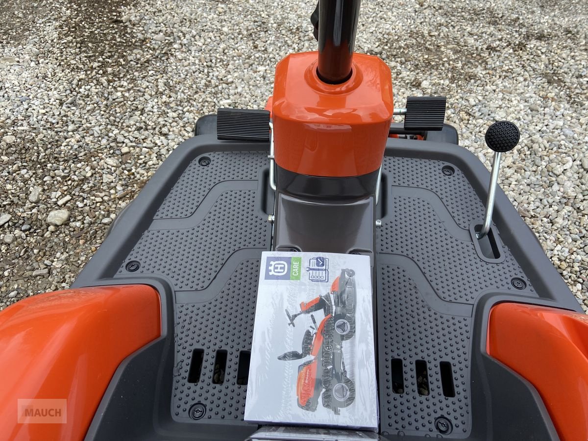 Rasentraktor des Typs Husqvarna Rider 214C inkl. Mähdeck, Neumaschine in Burgkirchen (Bild 9)