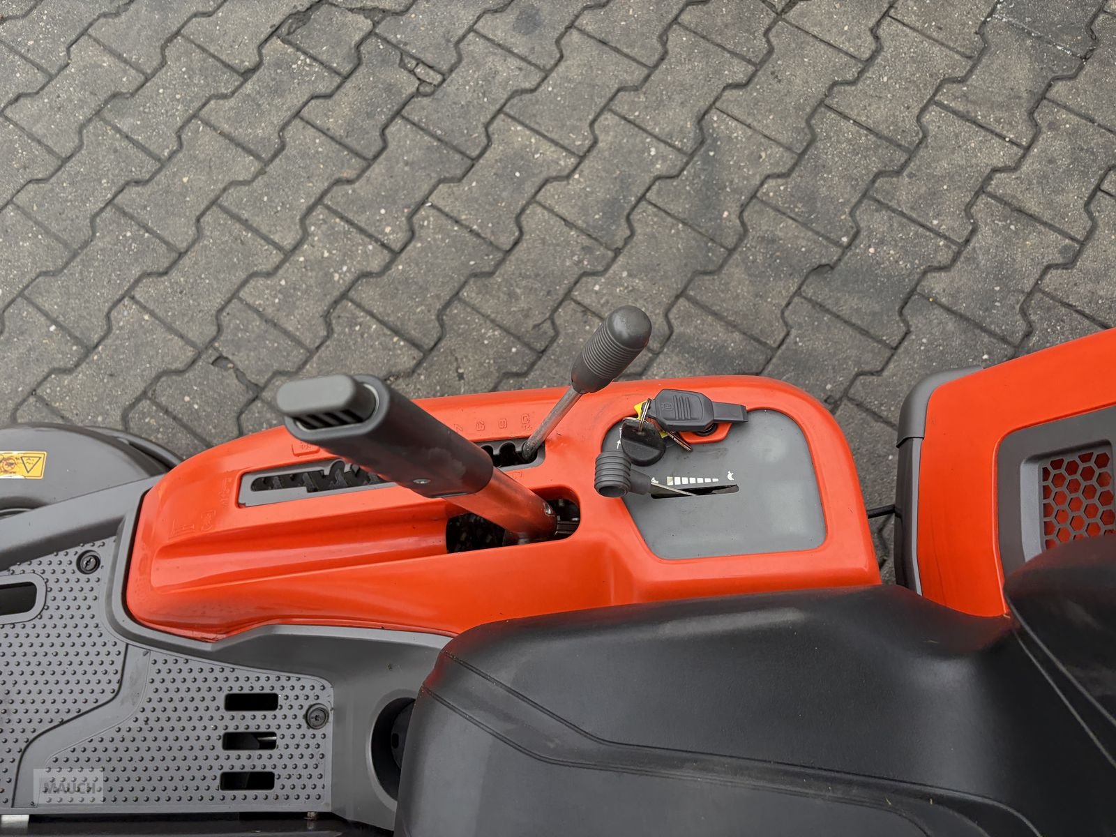 Rasentraktor des Typs Husqvarna Rider 214T Allrad inkl. Mähdeck 103cm, Gebrauchtmaschine in Burgkirchen (Bild 9)