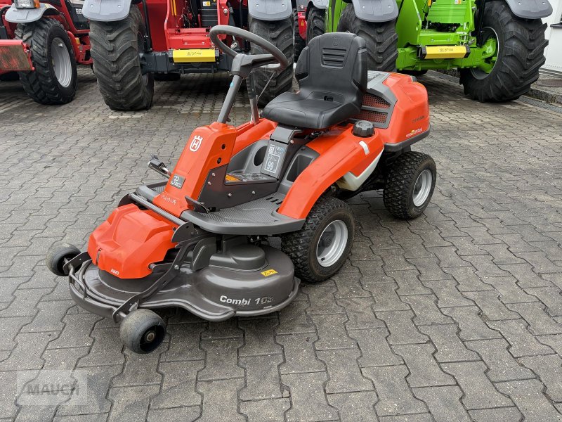 Rasentraktor des Typs Husqvarna Rider 214T Allrad inkl. Mähdeck 103cm, Gebrauchtmaschine in Burgkirchen (Bild 1)