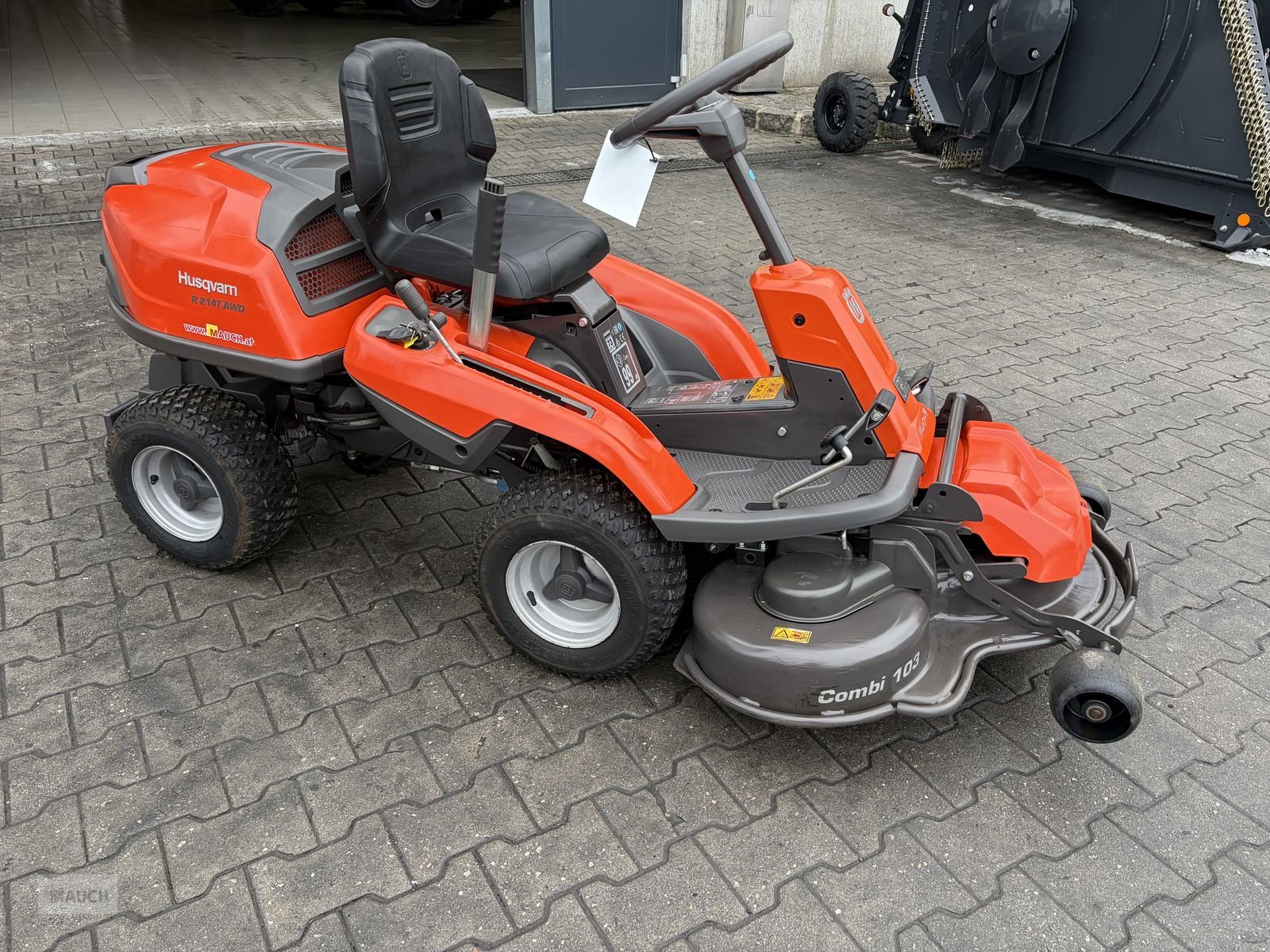 Rasentraktor des Typs Husqvarna Rider 214T Allrad inkl. Mähdeck 103cm, Gebrauchtmaschine in Burgkirchen (Bild 8)
