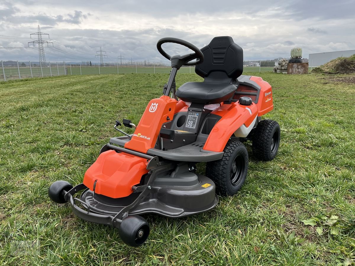 Rasentraktor des Typs Husqvarna Rider 214TC Comfort Edition Frühbezugsaktion!!, Neumaschine in Burgkirchen (Bild 20)