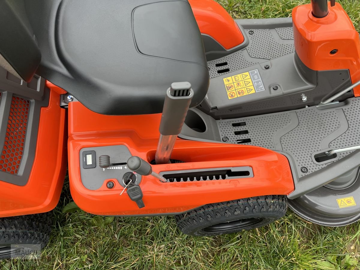 Rasentraktor des Typs Husqvarna Rider 214TC Comfort Edition Frühbezugsaktion!!, Neumaschine in Burgkirchen (Bild 14)